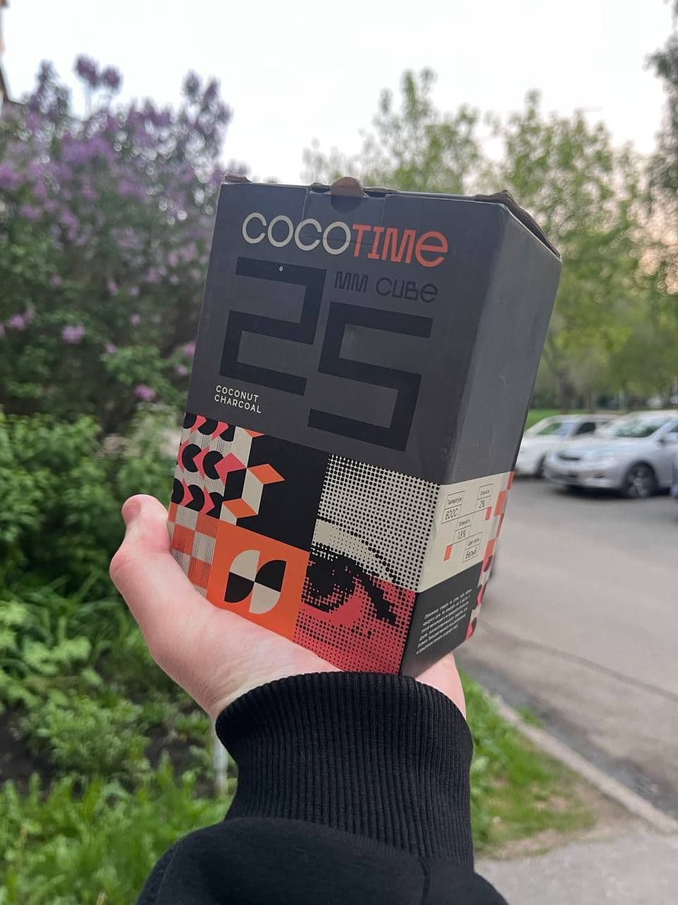 Я уже сбился по счёту, какая пачка COCO TIME улетела в моей