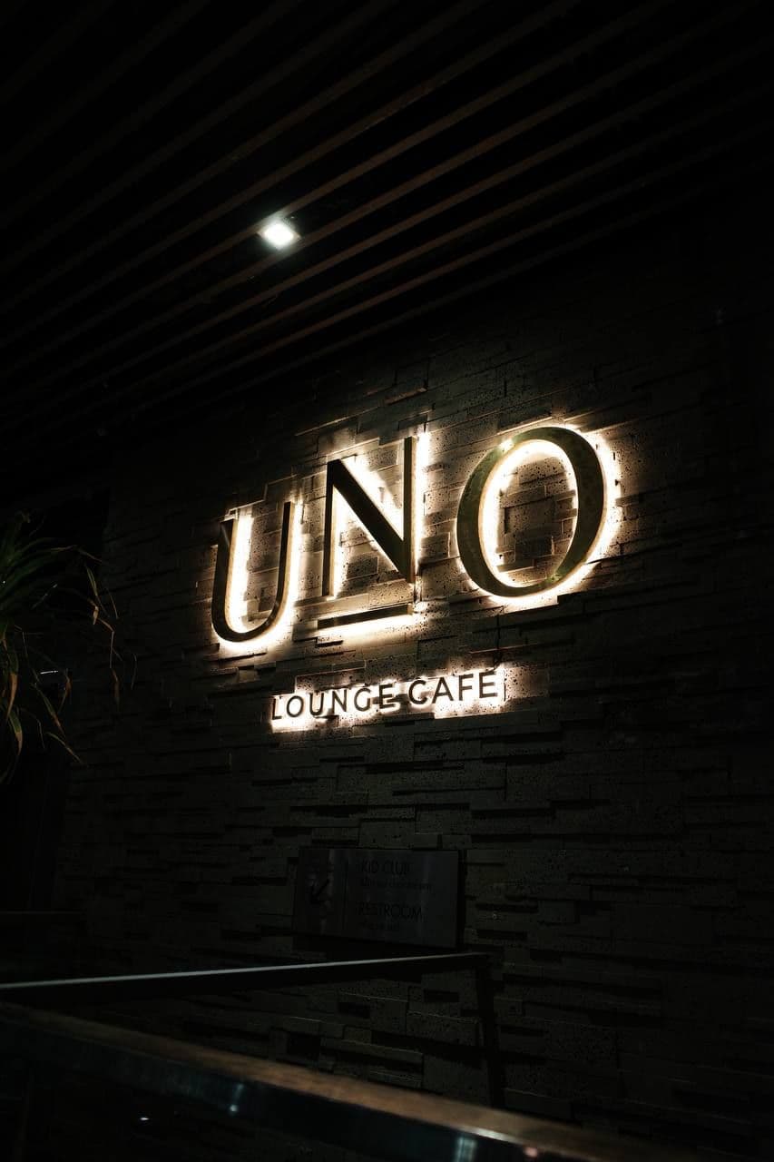 Uno - еще одна кальянная в Нячанге, которую нам рекомендовали