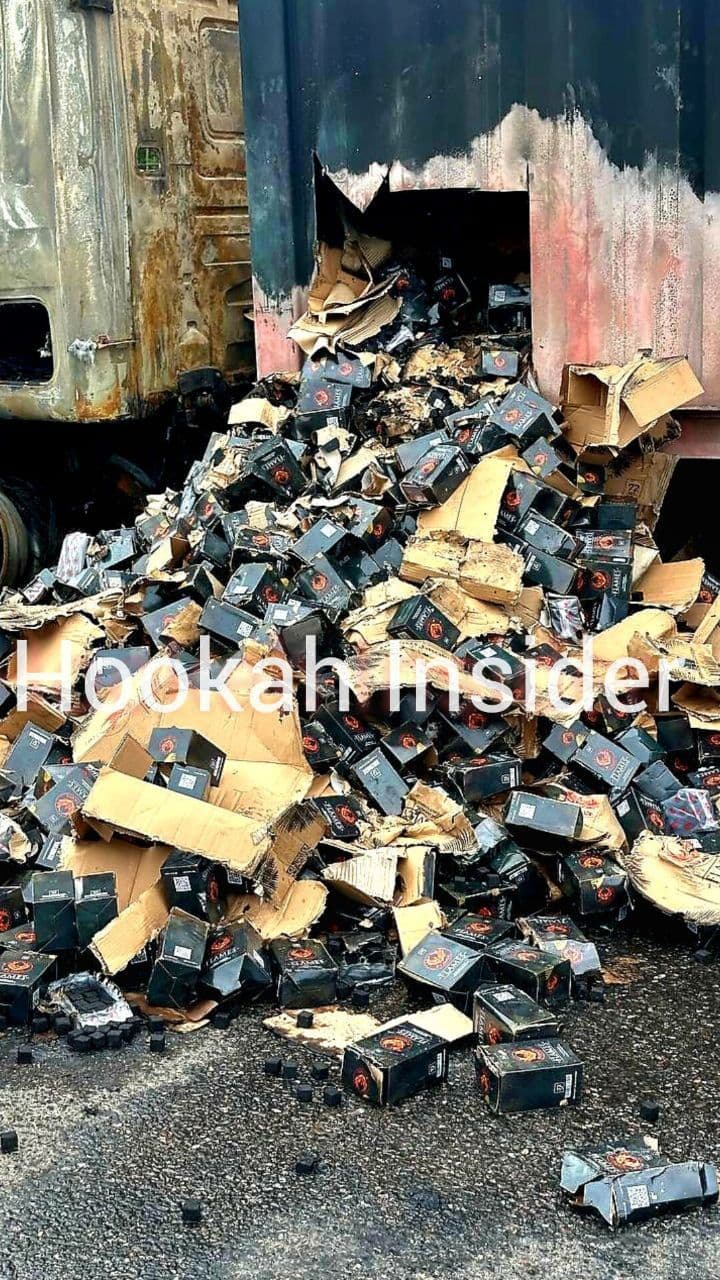 СЕГОДНЯ УТРОМ НА ТРАССЕ М-11 ЗАГОРЕЛСЯ🔥 ГРУЗОВИК, КОТОРЫЙ ВЁЗ В МОСКВУ УГОЛЬ