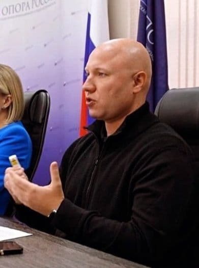 ЕСЛИ НЕ МОЖЕШЬ ПОБЕДИТЬ, ВОЗГЛАВЬ