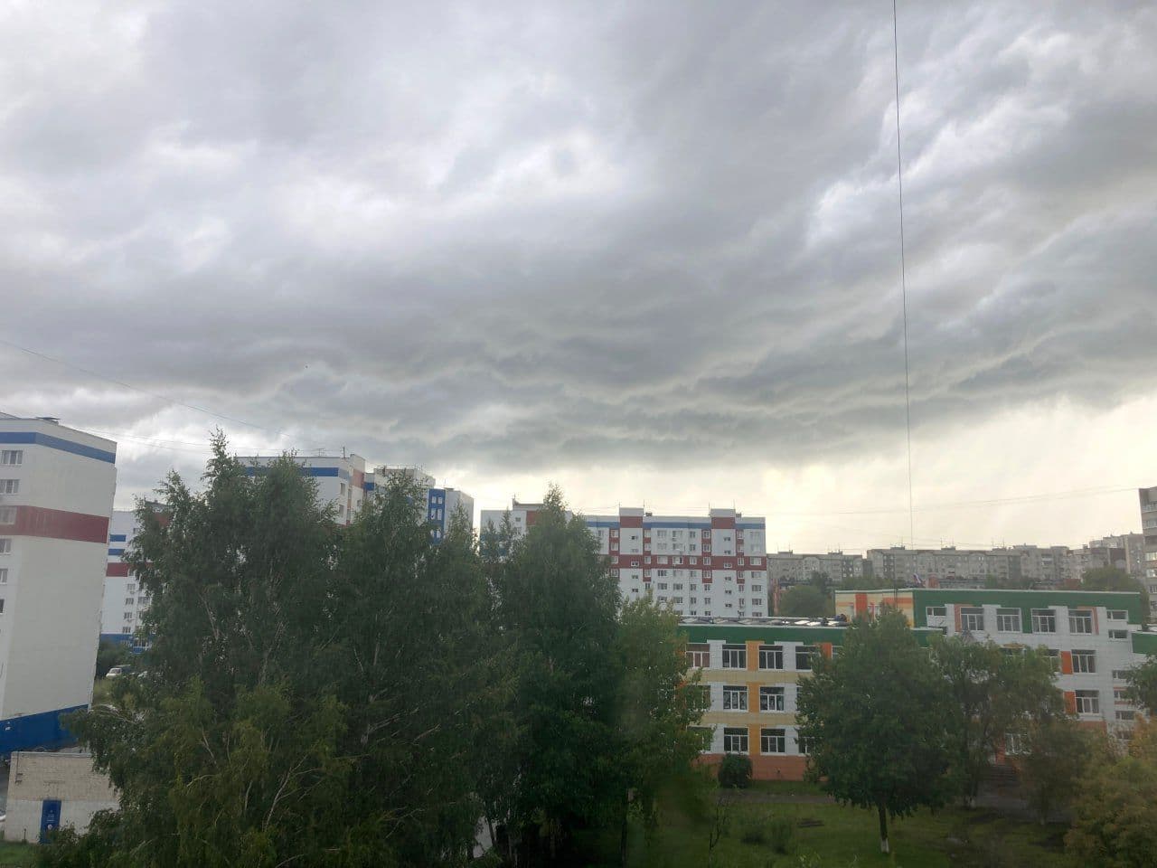И НЕ СТУЧИСЬ, И НЕ ЛОМИСЬ КО МНЕ, ОСЕНЬ