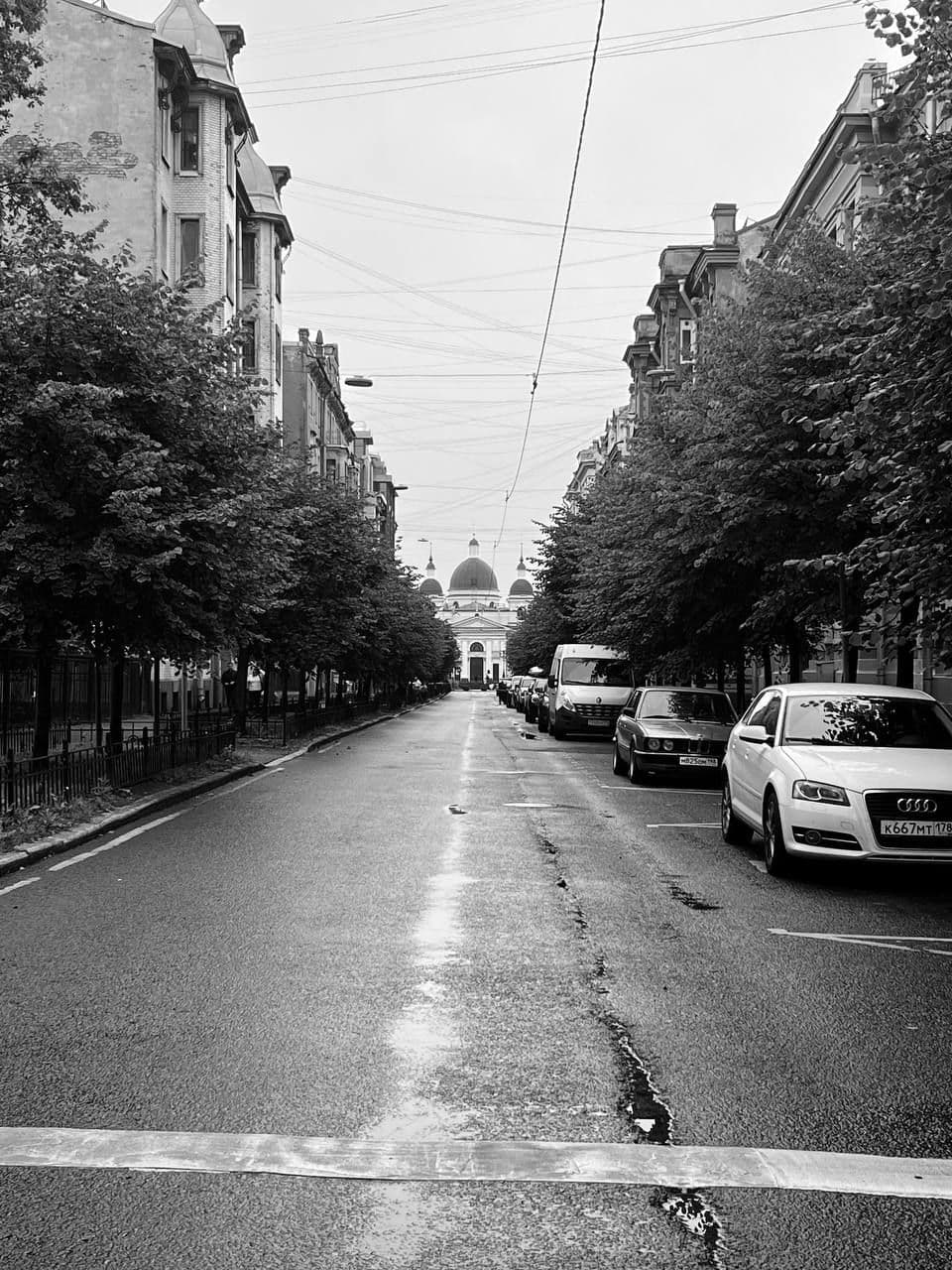 Только доехал, а уже две чб щелкнул…в этом мой любимый Санкт-Петербург.
